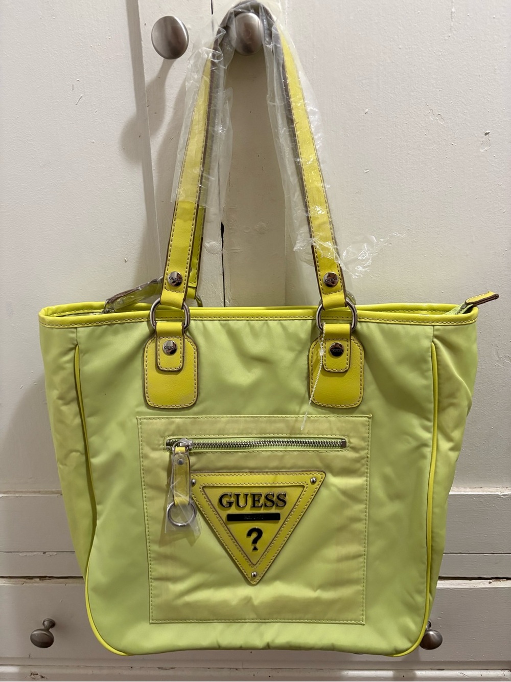 GUESS Neon “Lime” Airport Tote Style #NP029809– POSSIBLE VINTAGE/Y2K, READ ❤️